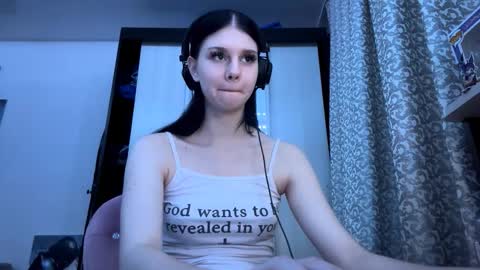 Snapshot of constancefeusier chatting on February 27, 7:03 pm Isabella online show from February 27, 7:03 pm