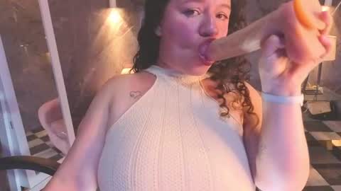 Snapshot of cony_curly_b chatting on June 17, 3:09 am Online 2200 - 0600 online show from June 17, 3:09 am