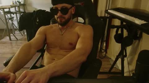 Snapshot of cookiewaves chatting on November 17, 6:14 pm Stachu Jones online show from November 17, 6:14 pm