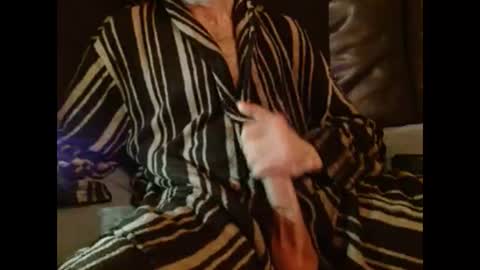 Snapshot of coolbreeze420842217 chatting on December 2, 7:09 pm coolbreeze420 online show from December 2, 7:09 pm