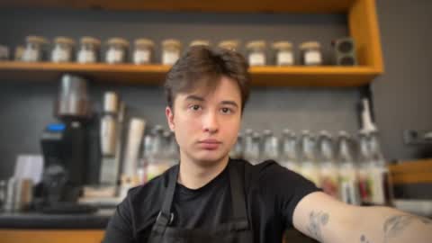 Snapshot of coolskum00 chatting on February 13, 8:38 am Lisa and Alen online show from February 13, 8:38 am