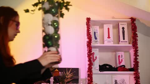 Ginger The Cringer online show from December 31, 9:31 am