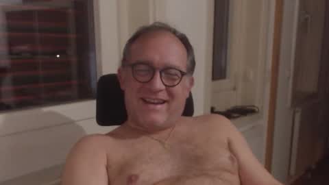 Snapshot of coquin369 chatting on November 2, 8:44 pm Coquin369 online show from November 2, 8:44 pm