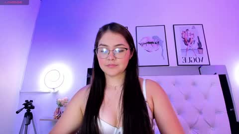 Cora  online show from December 18, 1:05 am