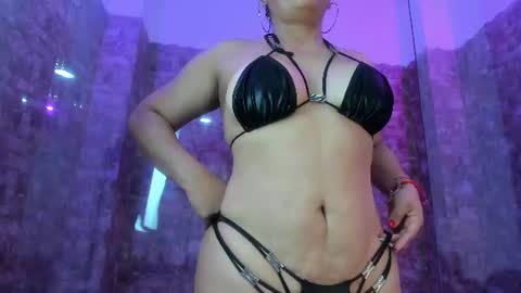 coral_rousee online show from July 14, 11:38 am