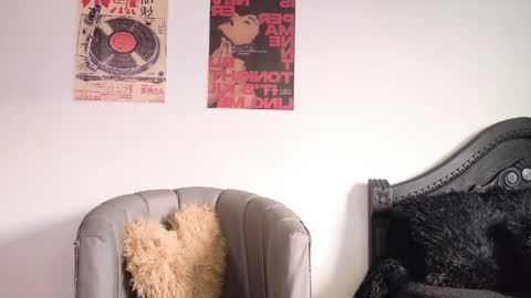 Coralie Bronson online show from April 14, 11:00 pm