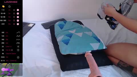 coraline2911 online show from December 6, 7:23 pm