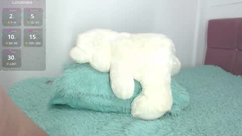 Snapshot of coraline_fox2 chatting on October 25, 2:56 pm coraline online show from October 25, 2:56 pm