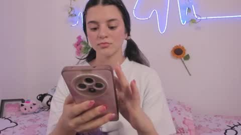 Coraline uwu     Bienvenidos al dulce mundo de Coraline    Hola amores soy Coraline  Una chica  tierna juguetona online show from July 14, 2:05 am