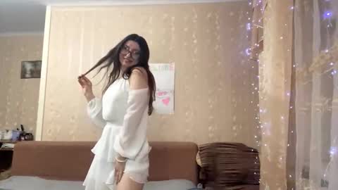 Elisheva online show from February 6, 1:58 pm