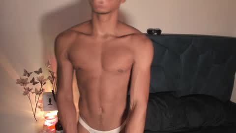 Snapshot of coreyglover chatting on December 11, 4:18 am CoreyGlover online show from December 11, 4:18 am