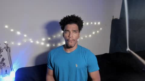 Snapshot of coreyglover chatting on January 23, 7:11 am CoreyGlover online show from January 23, 7:11 am