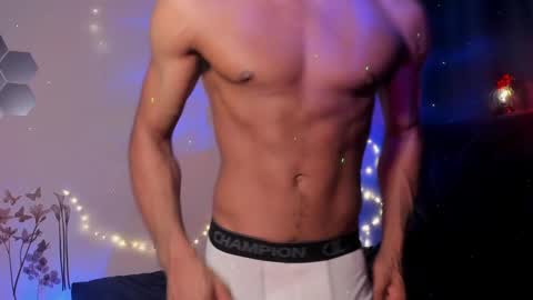 Snapshot of coreyglover chatting on February 25, 11:22 pm CoreyGlover online show from February 25, 11:22 pm