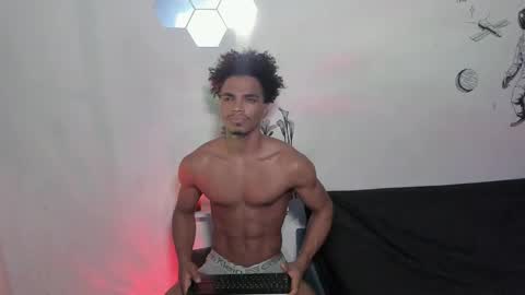 Snapshot of coreyglover chatting on September 13, 7:41 am CoreyGlover online show from September 13, 7:41 am