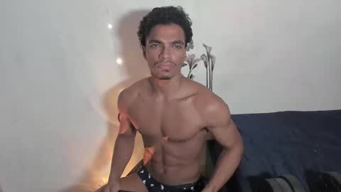 Snapshot of coreyglover chatting on September 16, 6:47 am CoreyGlover online show from September 16, 6:47 am