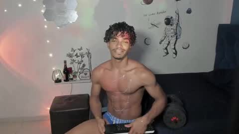 Snapshot of coreyglover chatting on September 17, 6:59 am CoreyGlover online show from September 17, 6:59 am