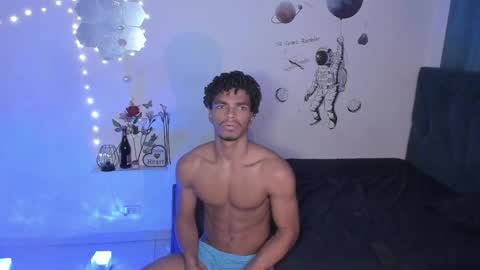 Snapshot of coreyglover chatting on September 23, 7:11 am CoreyGlover online show from September 23, 7:11 am