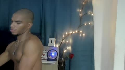 Snapshot of coreyglover chatting on April 23, 8:57 am CoreyGlover online show from April 23, 8:57 am