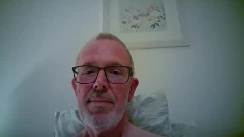 Snapshot of coriolis1957 chatting on April 18, 7:58 pm coriolis1957 online show from April 18, 7:58 pm