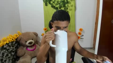 Ethan  online show from December 14, 11:01 pm