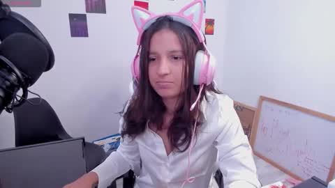 Lunita online show from February 1, 2:04 pm