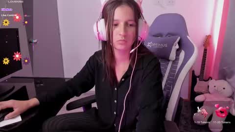 Lunita online show from February 13, 1:51 pm