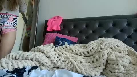 Snapshot of cosmicbae777 chatting on November 12, 3:45 pm cosmicbae777 online show from November 12, 3:45 pm