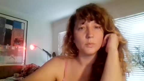 Snapshot of cosmiccoquette chatting on September 17, 4:41 pm mamimaritza online show from September 17, 4:41 pm