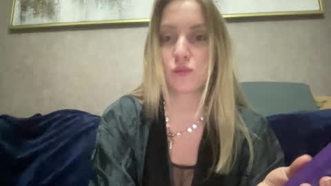 cosmo_blondiee online show from September 26, 7:18 pm