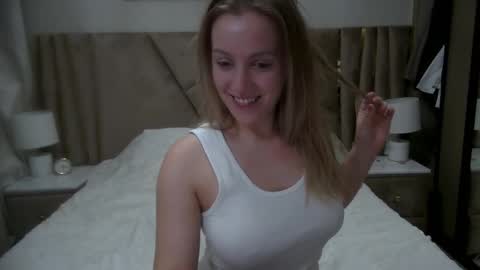 cosmo_blondiee online show from October 20, 10:16 am