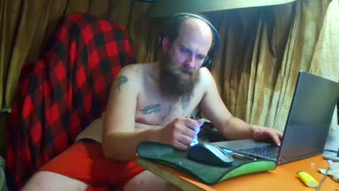 Snapshot of countryfuckers chatting on September 18, 1:46 pm Alaskawildcouple online show from September 18, 1:46 pm