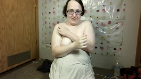 Snapshot of countrygirl0909 chatting on July 2, 2:44 am countrygirl0909 online show from July 2, 2:44 am