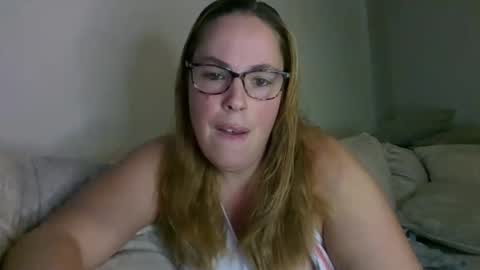 Snapshot of countrylovin2018 chatting on September 13, 10:42 pm Fallen Angel 21 online show from September 13, 10:42 pm