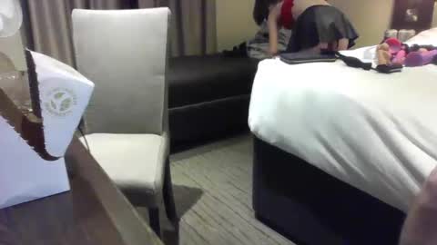 couple909090 online show from January 31, 11:36 pm