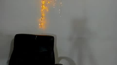 Snapshot of couple_fantasy30 chatting on February 14, 12:09 am Nikol y  tomy online show from February 14, 12:09 am