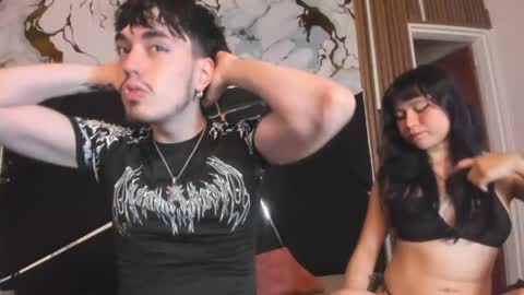 couple_in_heat_ online show from April 10, 8:24 pm