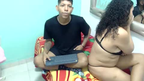 Snapshot of couple_sex22 chatting on September 12, 2:33 am kloe matias online show from September 12, 2:33 am