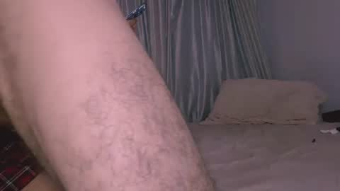 Snapshot of couple_sexxo chatting on June 18, 5:19 am Couple sexxo online show from June 18, 5:19 am