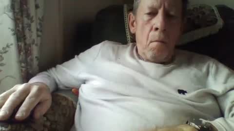 Snapshot of courieral1 chatting on December 19, 9:51 am courieral1 online show from December 19, 9:51 am