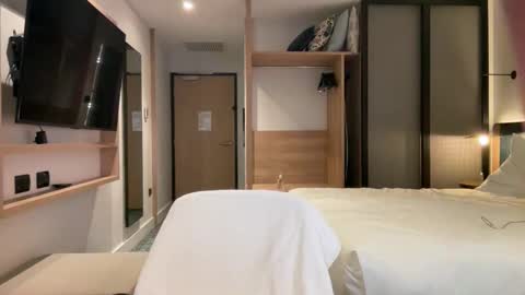 Courtney online show from October 3, 11:57 pm