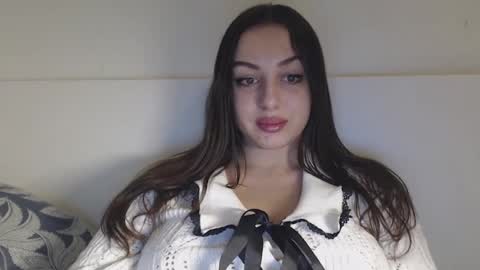 Snapshot of courtney_lux chatting on December 3, 11:22 am Courtney online show from December 3, 11:22 am