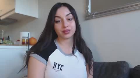 Snapshot of courtney_lux chatting on December 9, 11:04 am Courtney online show from December 9, 11:04 am