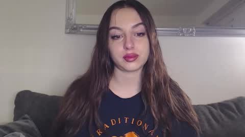 Snapshot of courtney_lux chatting on December 18, 7:47 am Courtney online show from December 18, 7:47 am