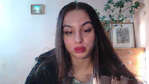 Snapshot of courtney_lux chatting on January 27, 10:49 am Courtney online show from January 27, 10:49 am