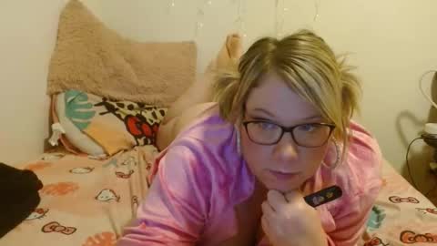 courtnylyn online show from February 1, 1:44 am