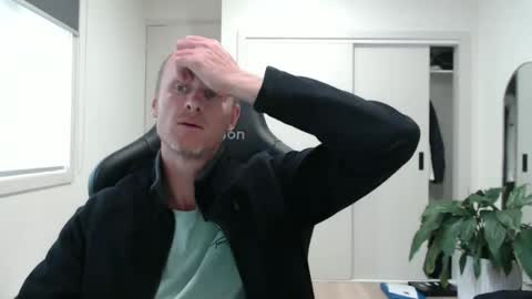 Snapshot of cptduckpants chatting on November 28, 4:48 am cptduckpants online show from November 28, 4:48 am