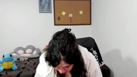 Snapshot of cracker_doll chatting on February 19, 1:56 am cracker online show from February 19, 1:56 am