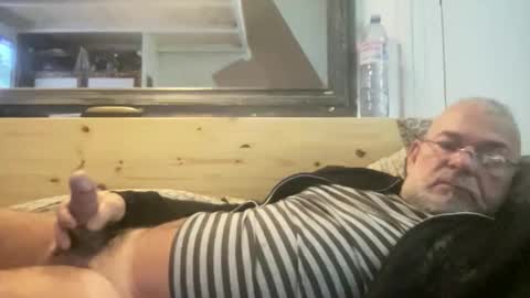 Snapshot of crapaud75018 chatting on October 17, 8:06 am crapaud75018 online show from October 17, 8:06 am