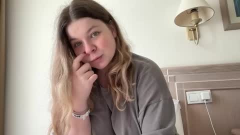 Elise online show from October 3, 10:23 am