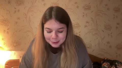 Snapshot of crave_elise chatting on October 30, 9:59 pm Elise online show from October 30, 9:59 pm